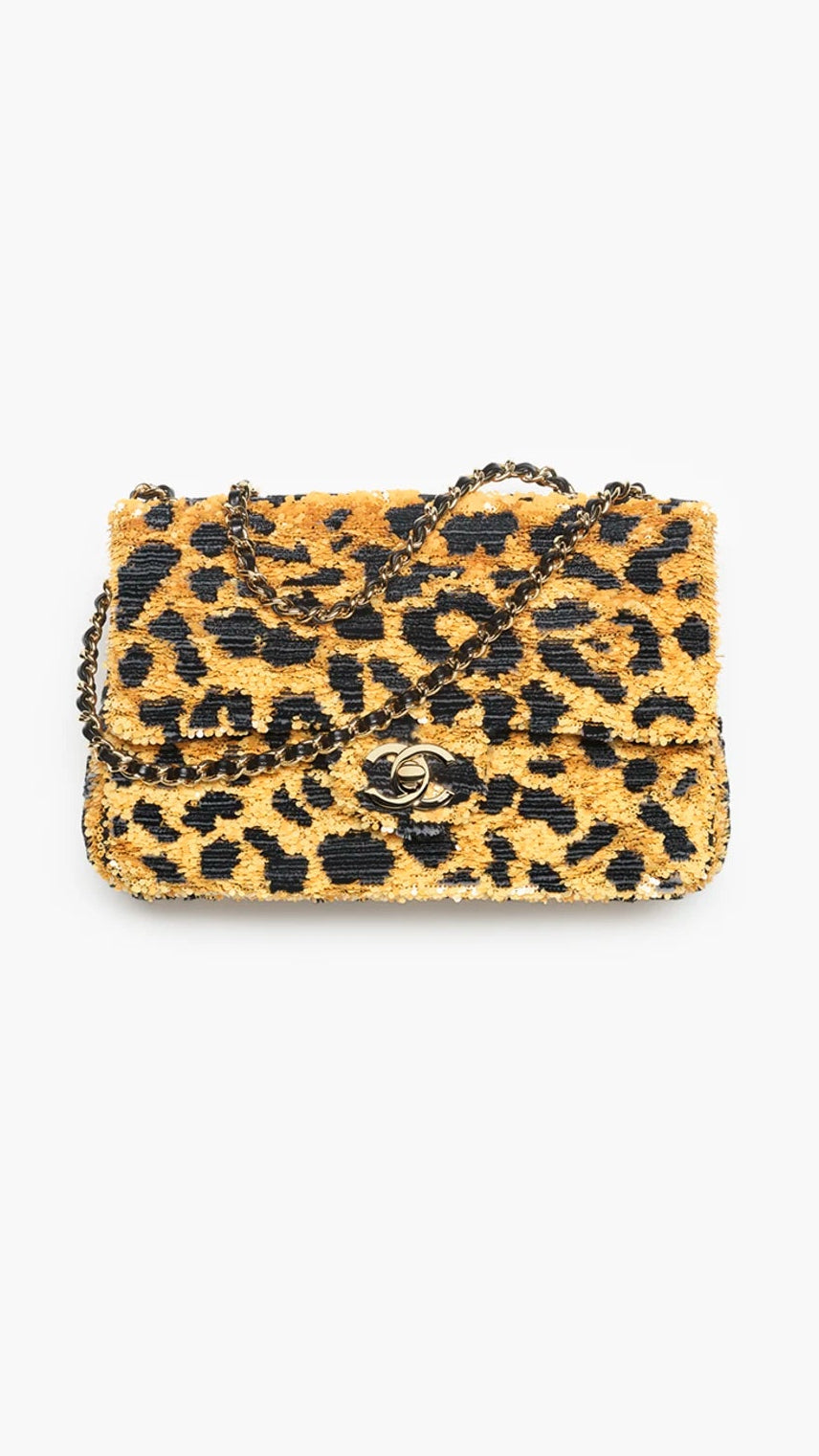 Chanel Metiers d’Art 2026 Small Flap Bag Sequins, Mixed Fibres & Gold-Tone Metal Orange & Black