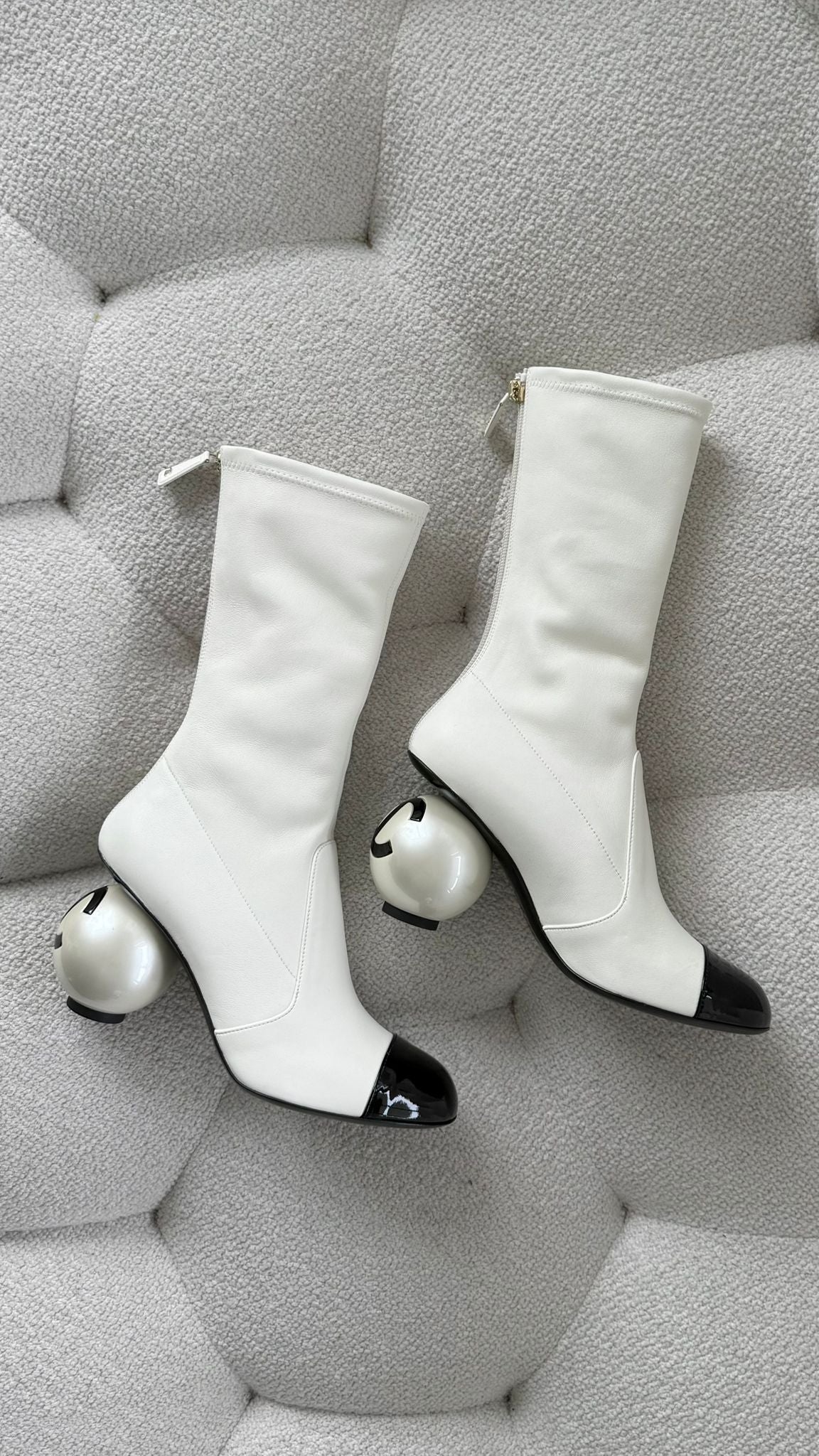 Chanel Autumn-Winter 2025/26 High Boots Stretch Lambskin & Patent Calfskin White & Black