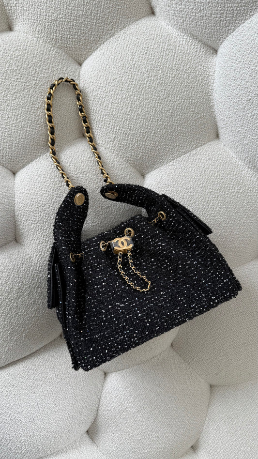 Chanel 25 Small Hobo Tweed Black
