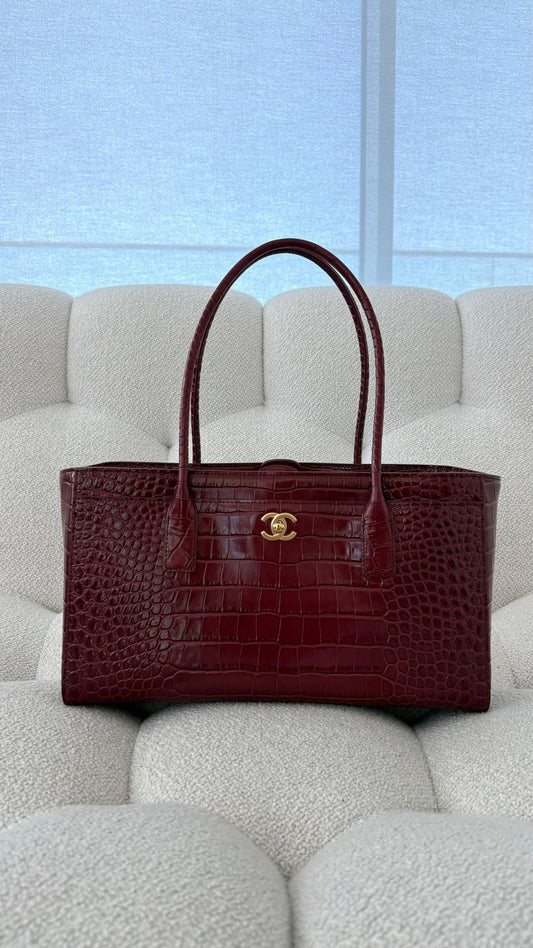 Chanel Spring Summer 2026 Small Tote Crocodile Embossed Calfskin & Gold-Tone Metal Burgundy