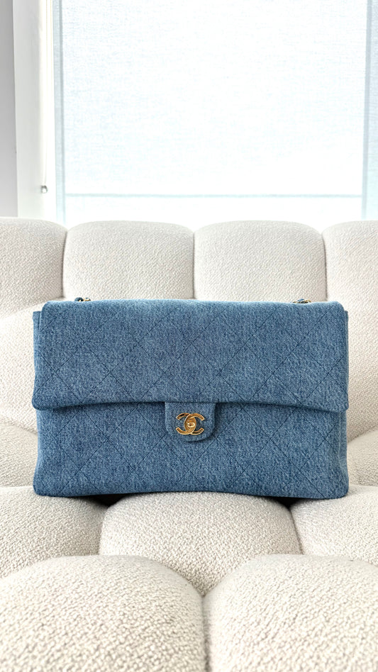 Chanel Metiers d’Art 2026 Maxi Flapbag Washed Denim & Gold-Tone Metal Blue