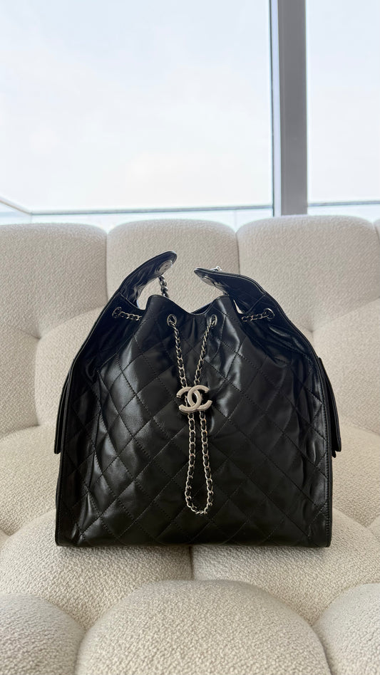 Chanel 25 Medium Handbag Shiny Crumpled Calfskin Black Silver-Tone Metal