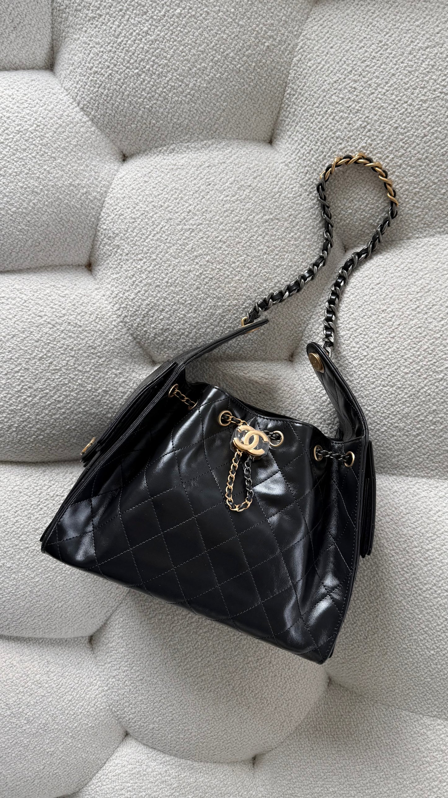 Chanel 25 Hobo Small Shiny Calfskin Black GHW