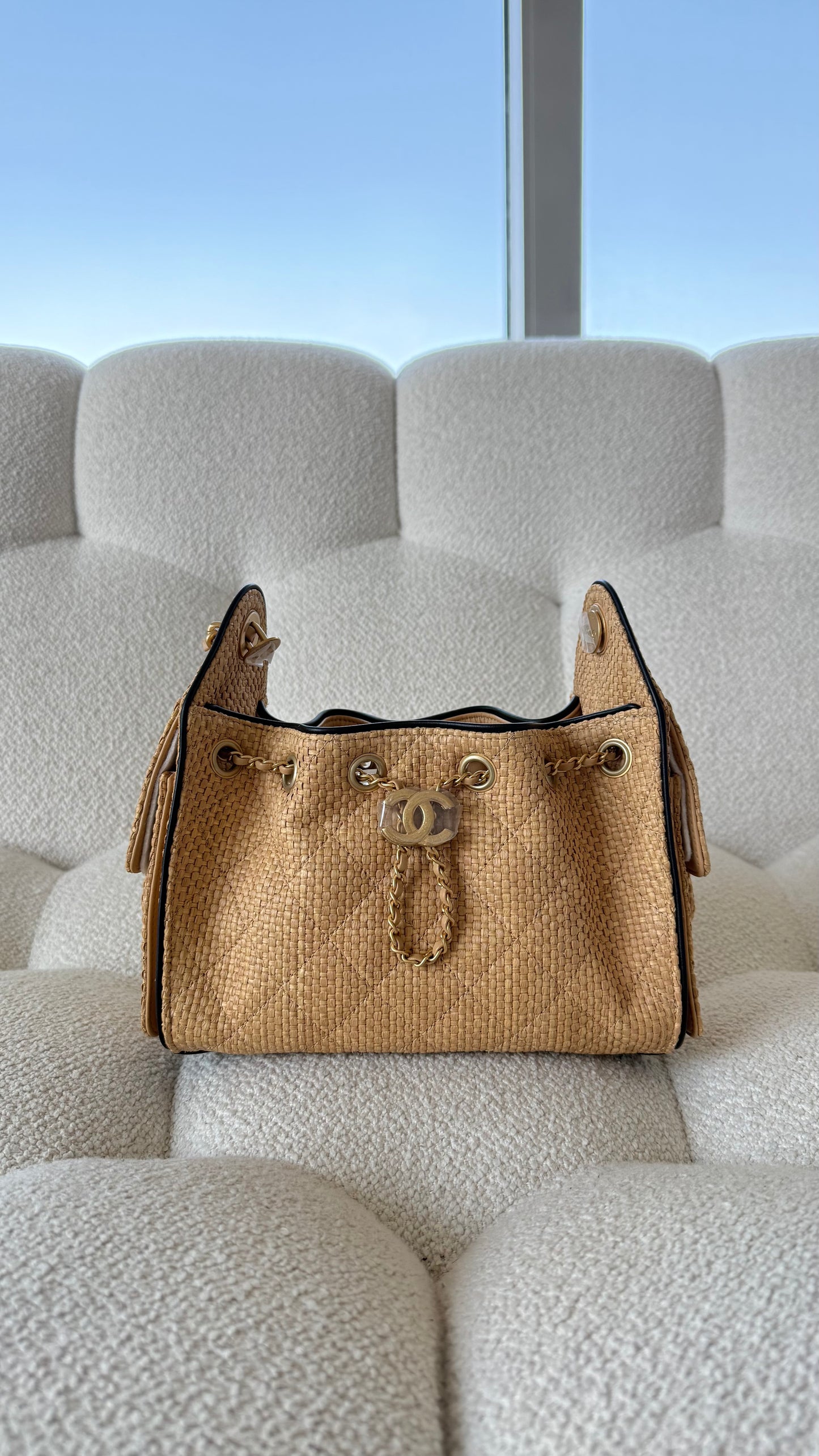 Chanel 25 Mini Hobo Braided Raffia Beige & Black