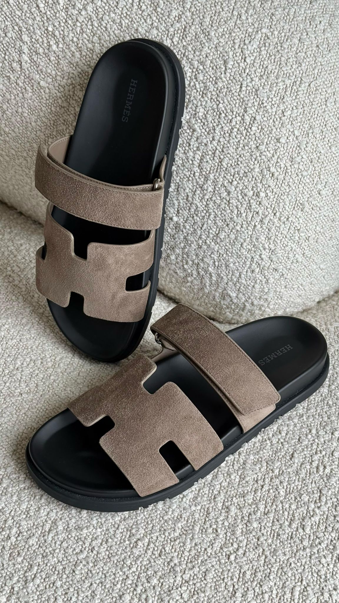 Hermès Chypre Sandals Suede Etoupe