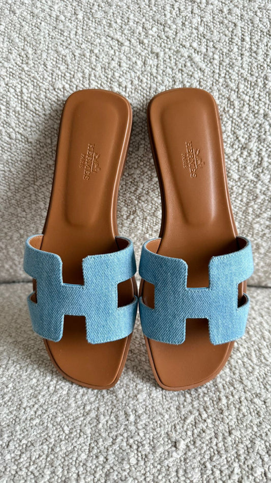 Hermès Oran Sandals Denim & Calfskin Bleu Clair & Naturel