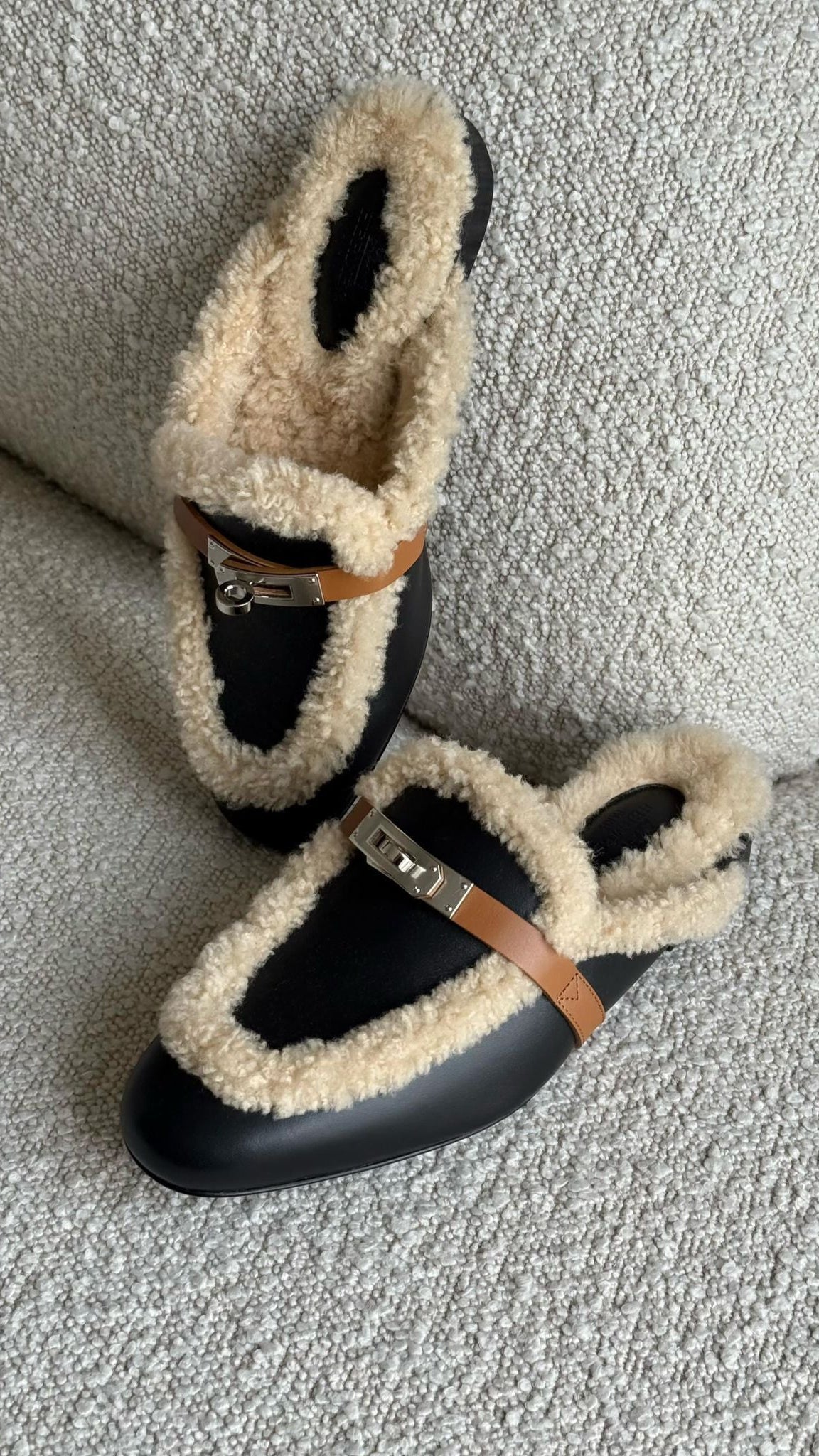 Hermès Oz Mule Calfskin & Shearling Black & Naturel & Ecru PHW
