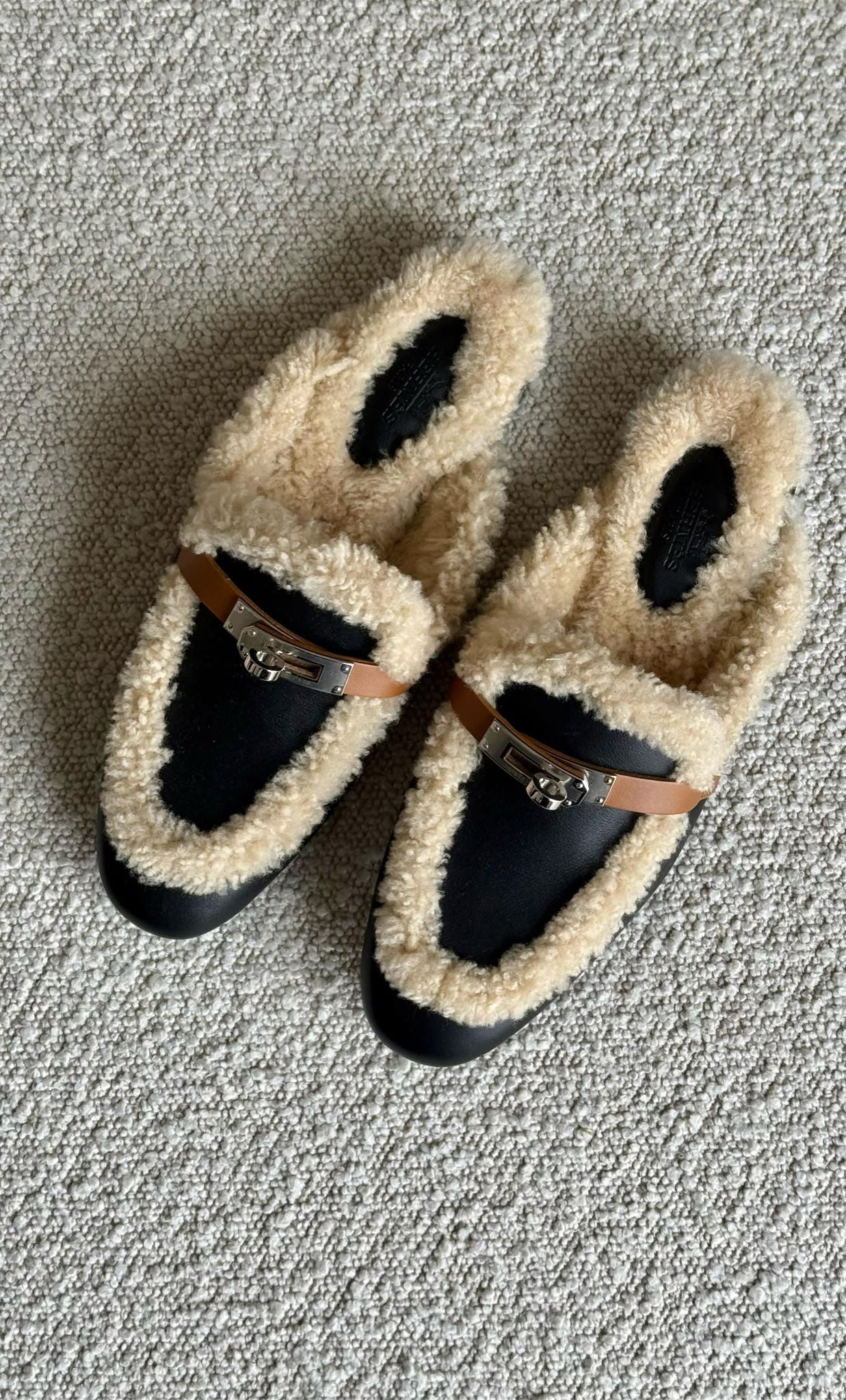 Hermès Oz Mule Calfskin & Shearling Black & Naturel & Ecru PHW