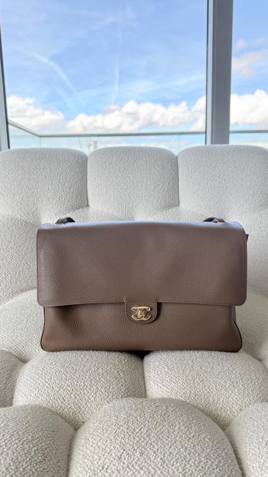 Chanel Spring Summer 2026 Maxi Flapbag Grained Calfskin & Gold-Tone Metal Light Brown