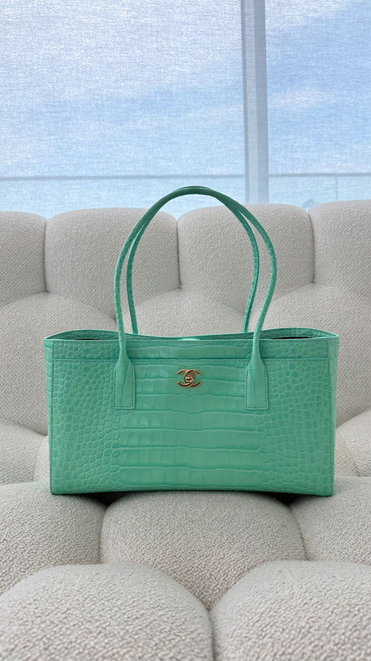 Chanel Spring Summer 2026 Small Tote Crocodile Embossed Calfskin & Gold-Tone Metal Green