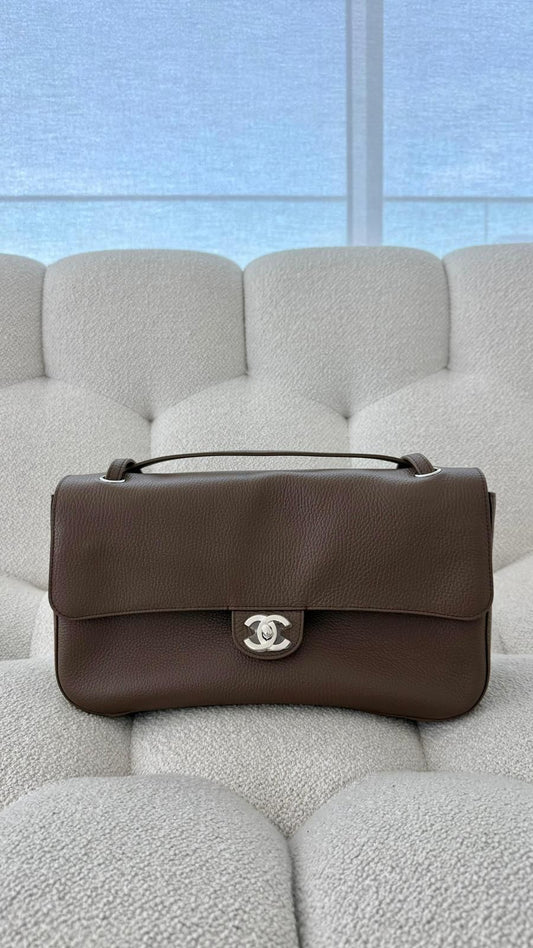Chanel Spring Summer 2026 Maxi Flapbag Grained Calfskin & Silver Metal Light Brown
