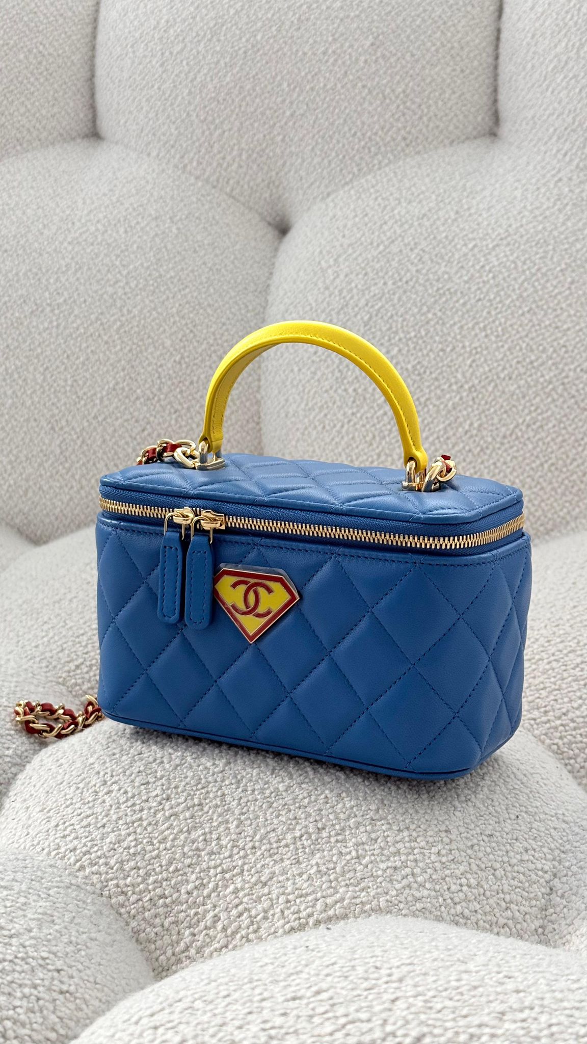 Chanel Metiers d’Art 2026 Long Vanity with Chain Calfskin, Enamel & Gold-Tone Metal Blue, Yellow & Red