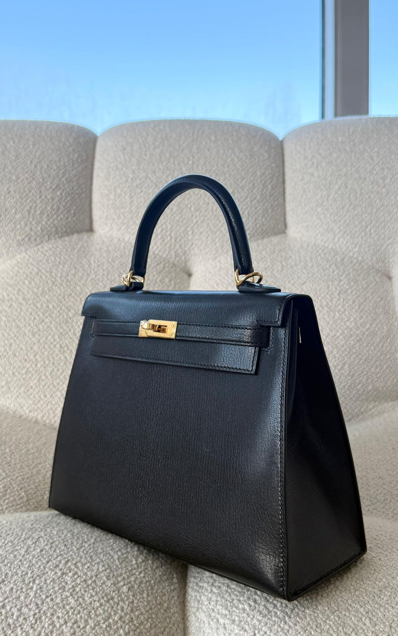 Hermès Kelly 25 Sellier Chèvre Black GHW K