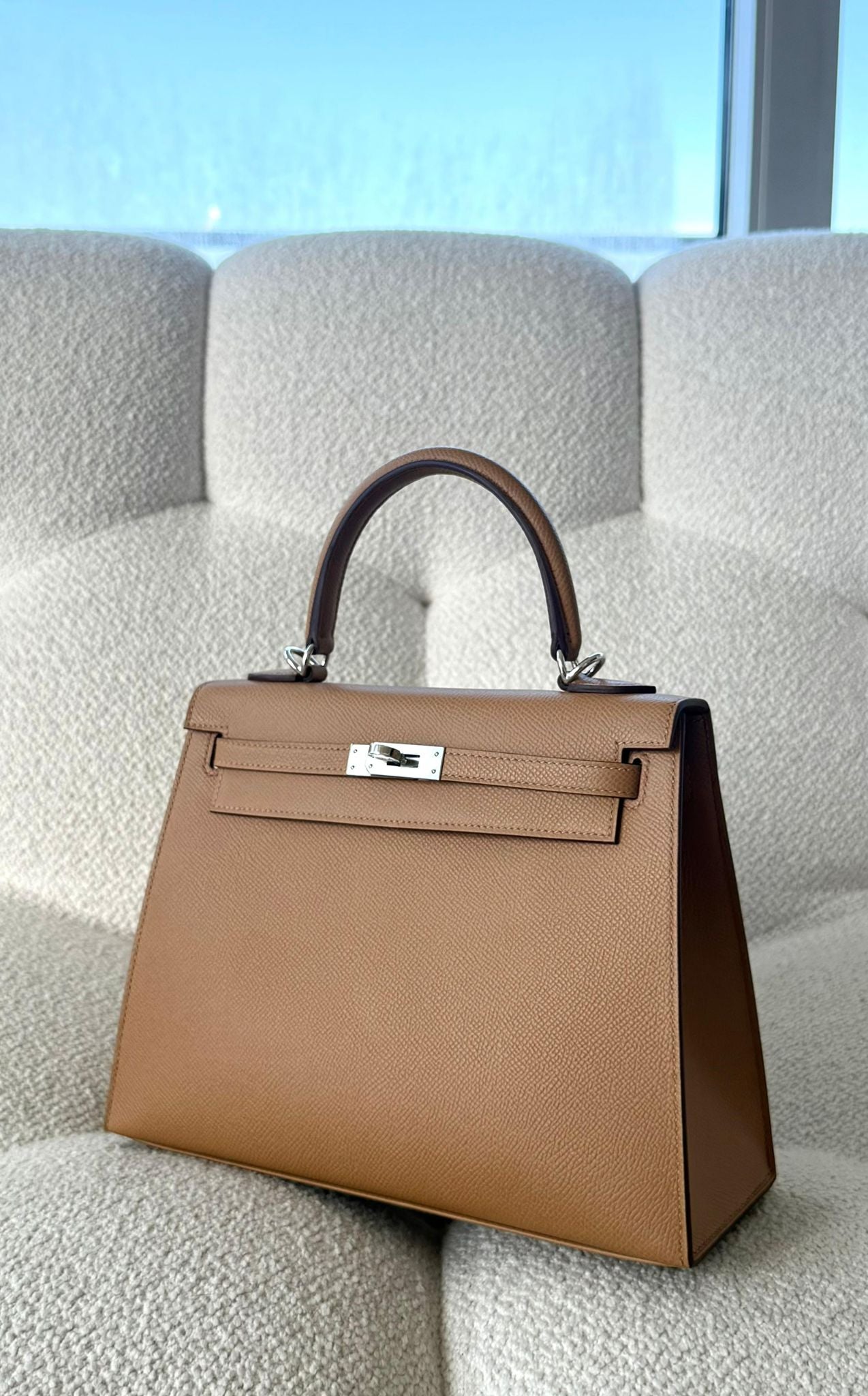 Hermès Kelly 25 Sellier Epsom Biscuit PHW K (2025)
